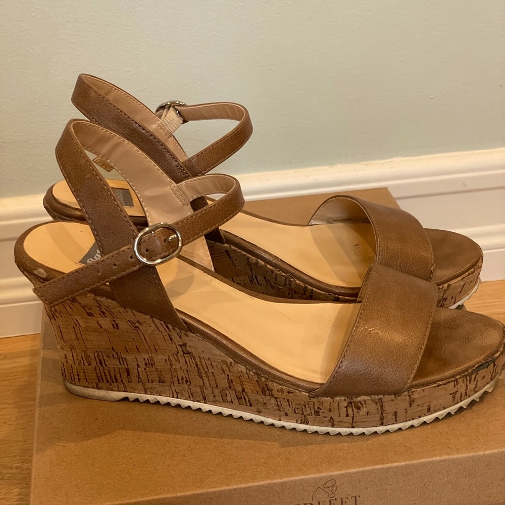 Italian made tan leather sandals size 38/7.5